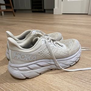 HOKA ONE ONE, Clifton 7, White, Women's Size 8